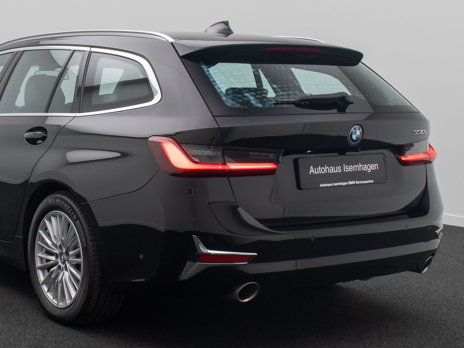 Fahrzeugabbildung BMW 330e Luxury Line Laser DAB 360°HUD Leder Komfort