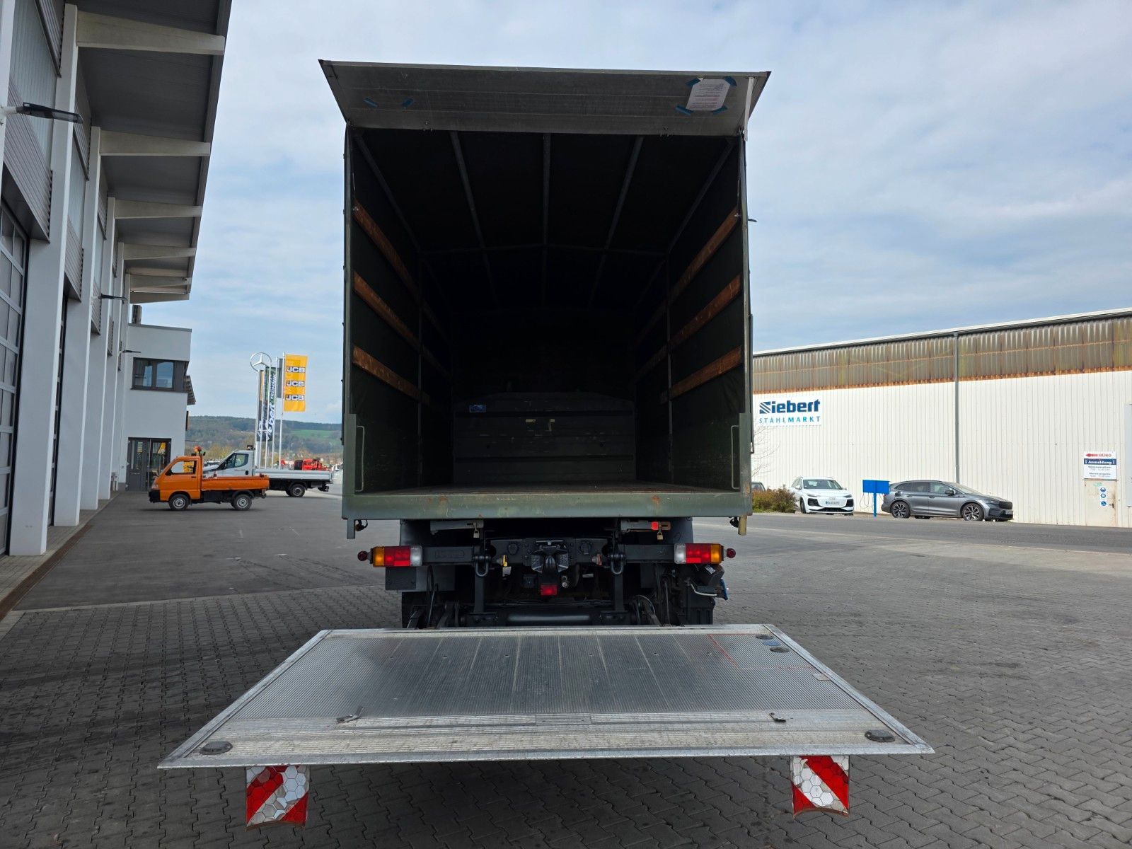 Fahrzeugabbildung Iveco Eurocargo ML140E21 LBW 3 Sitze Differenziale