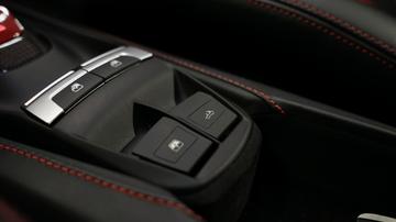 صورة مصغرة 20 لـ 2016 Ferrari 488 SPIDER