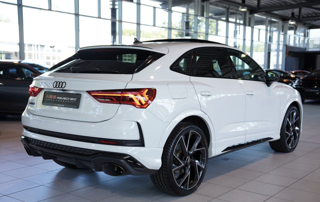 Audi Rsq3
