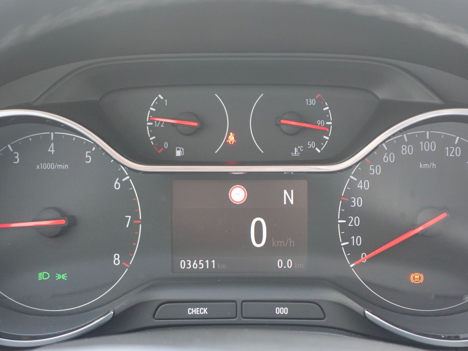 Fahrzeugabbildung Opel Crossland 1.2T AUTOMATIK,Navi,Pano,Allwetter,LED