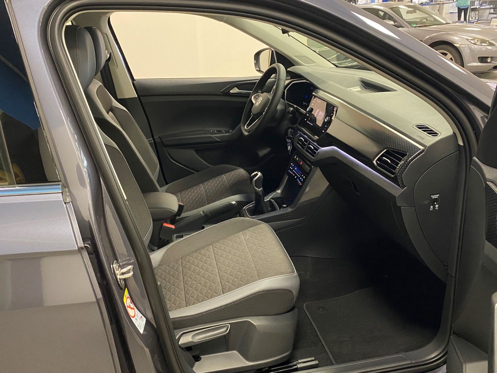 Fahrzeugabbildung Volkswagen T-CROSS 1.0 TSI OPF STYLE+KAMERA+ACC+SITZHEIZUNG