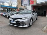 Toyota Camry Hybrid Luxury - Toyota Camry aus 2021