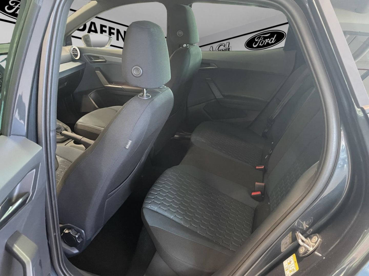 Fahrzeugabbildung SEAT Ibiza 1.0 TSI 85 kW Style Navi LED Mehrzonenklim