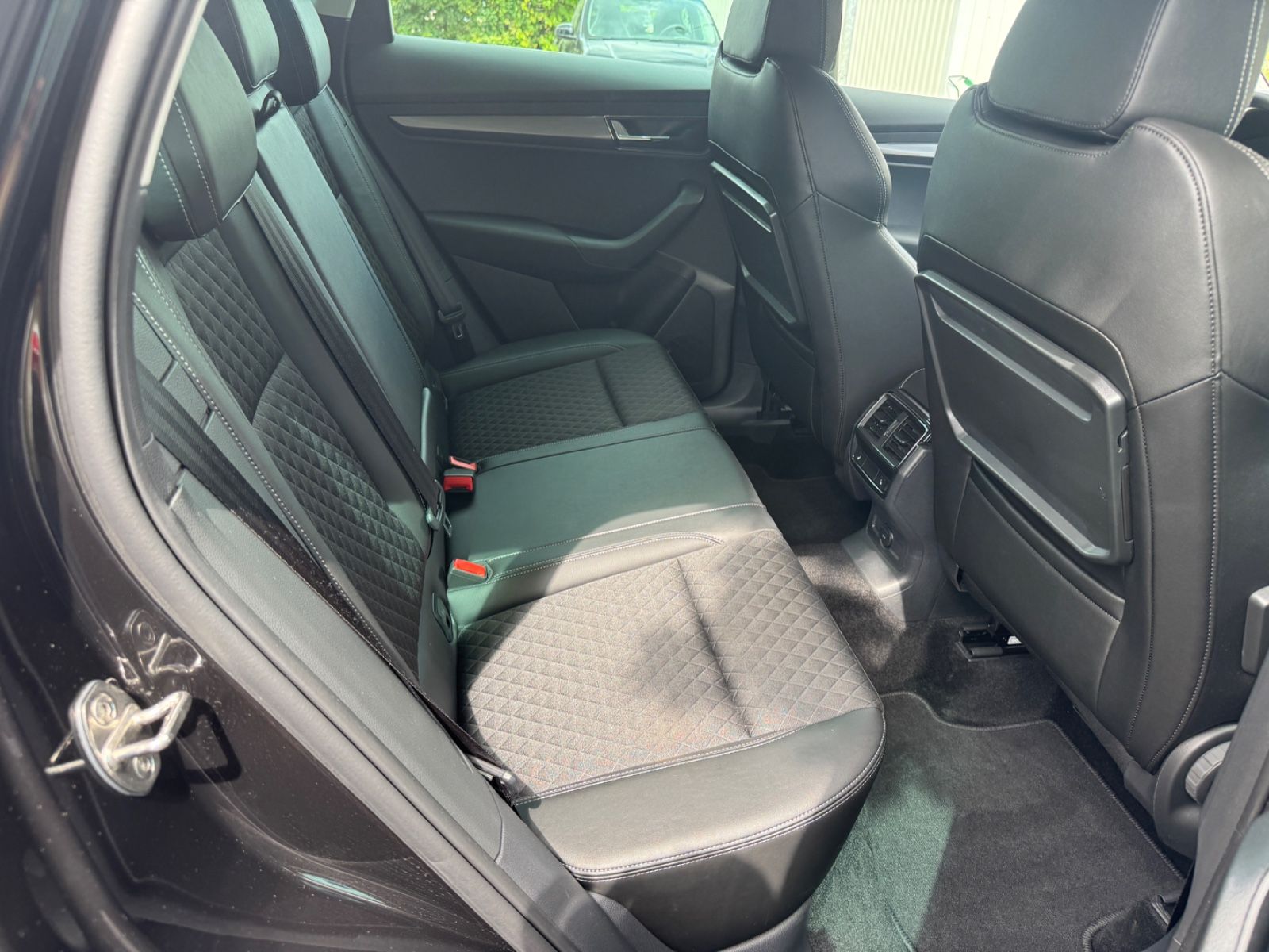 Fahrzeugabbildung SKODA Karoq Style LED+Navi+ACC+Kamera+Standheizung