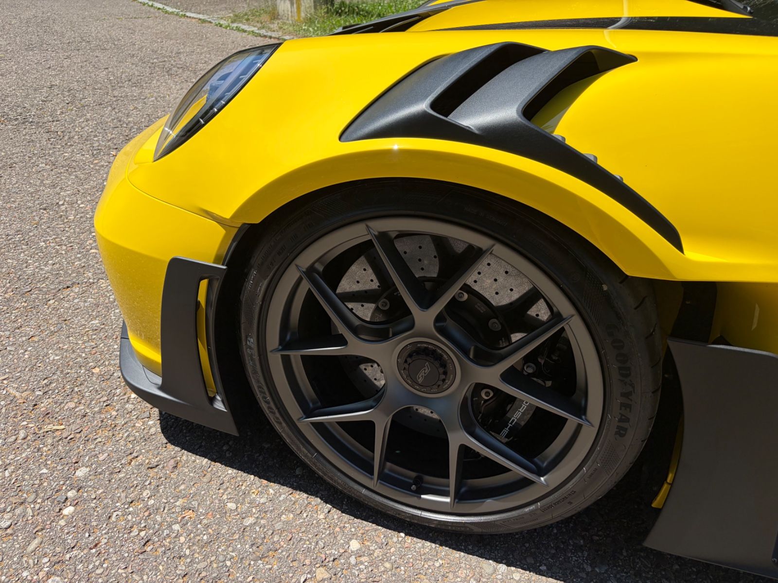 PORSCHE 992 11