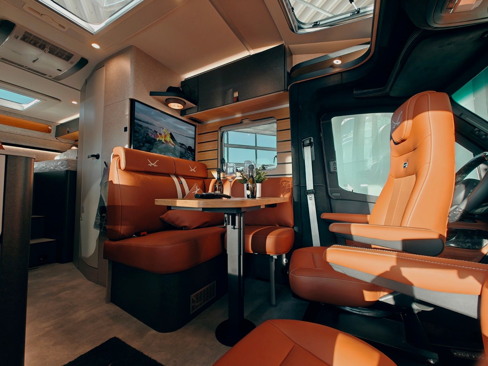 Fahrzeugabbildung HYMER / ERIBA / HYMERCAR ML - T 580 4x4² RSX - SANSIBAR® LTD. PTS PANTONE