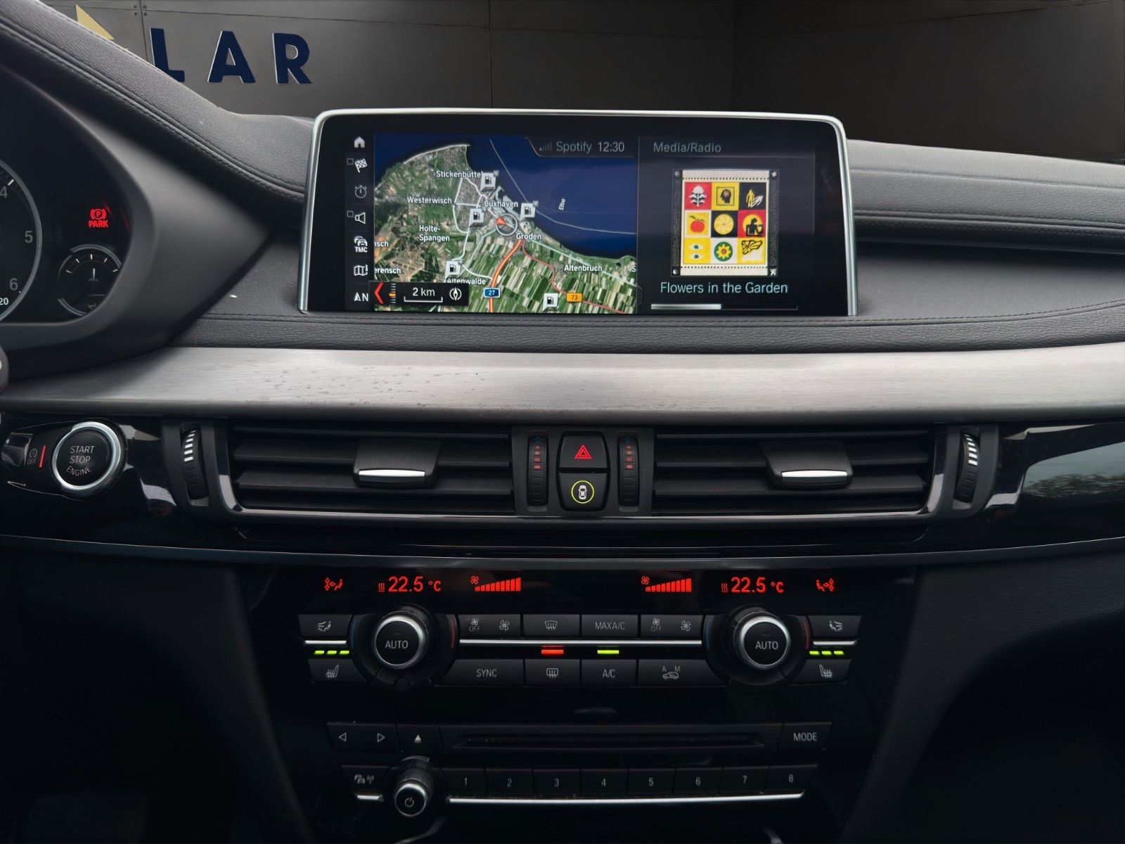 Fahrzeugabbildung BMW X6 xDrive Schiebedach/AHK/360°/M-Paket/H&K