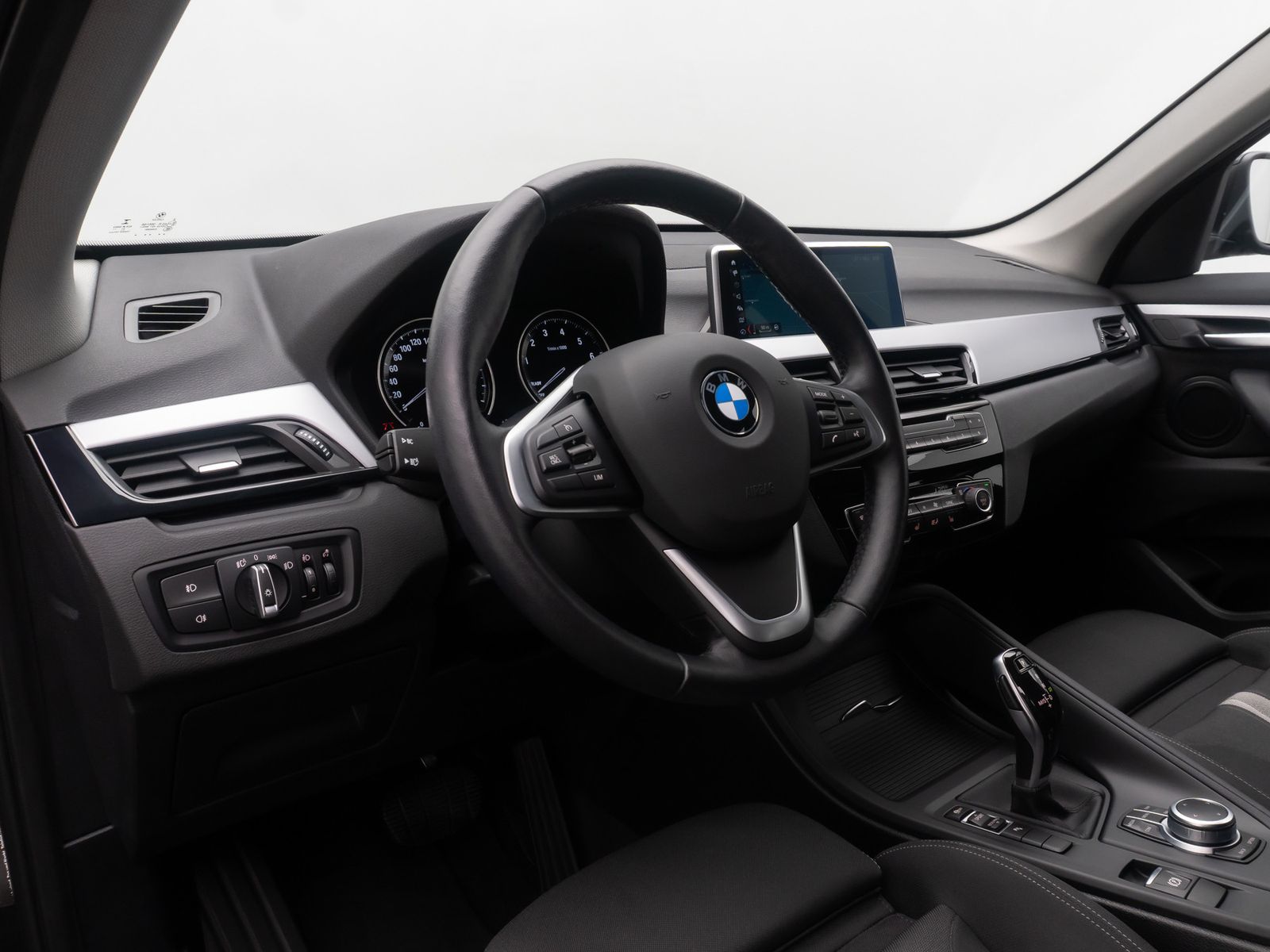 Fahrzeugabbildung BMW X1sD18i DAB HiFi Lenkrhzg DrivAssist Parkassist