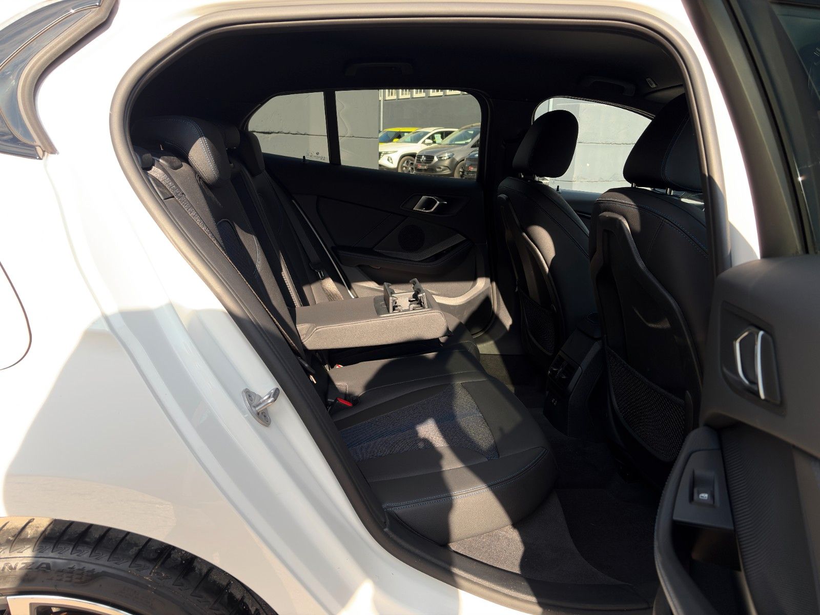 Fahrzeugabbildung BMW 118i M Sport SHZ HiFi Adap. LED PDC TEMP CarPlay