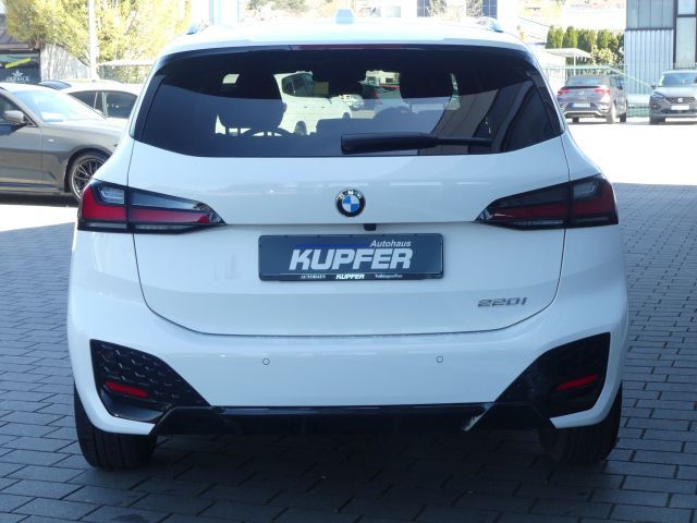 BMW 220 Active Tourer — hlavná fotografia