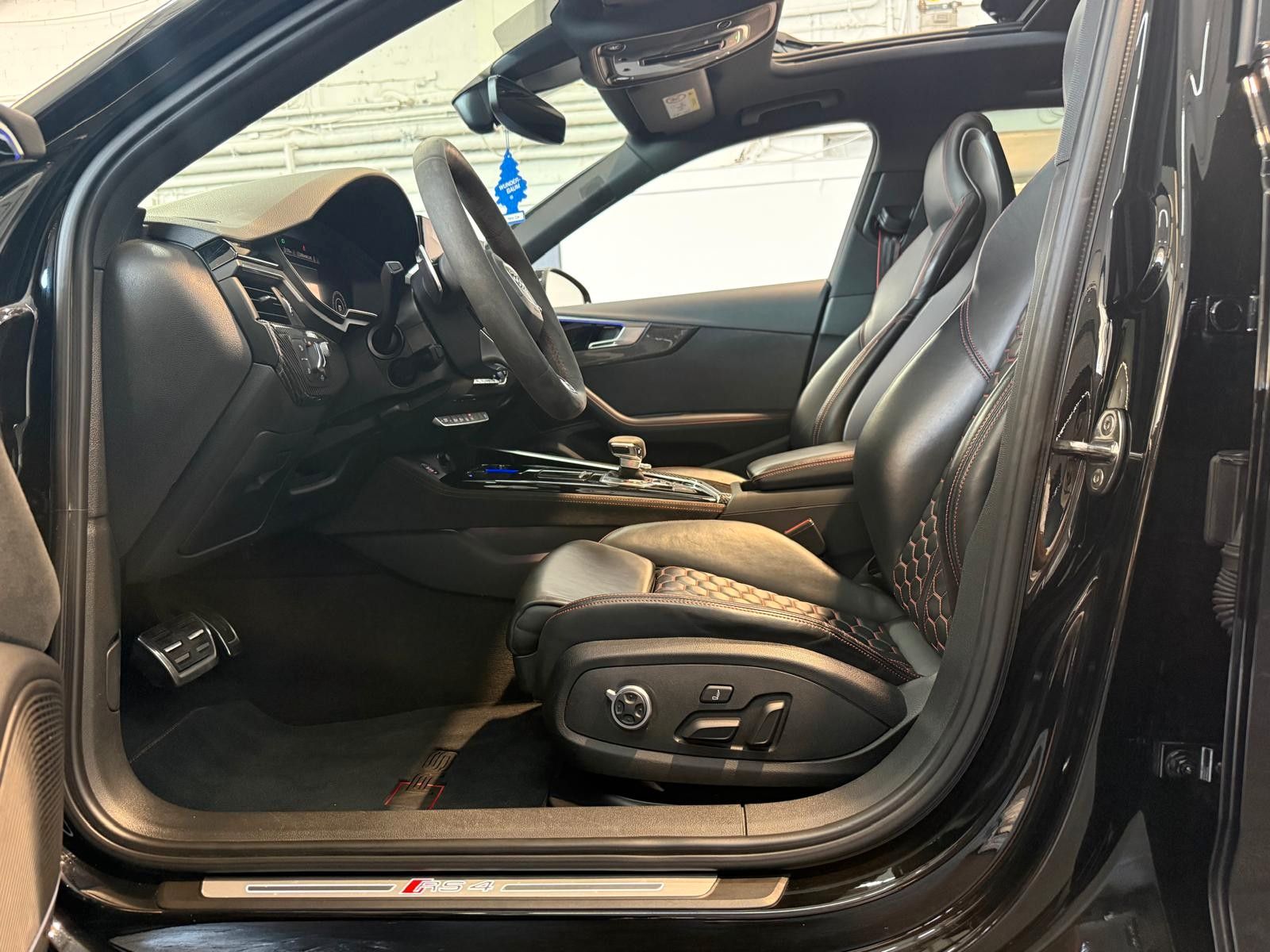 Audi RS4 RS 4 Avant 2.9 TFSI quattro foto 19