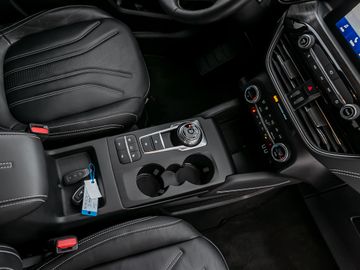 Ford Kuga 2.5 Plug-In Hybrid Vignale Parkautomatik