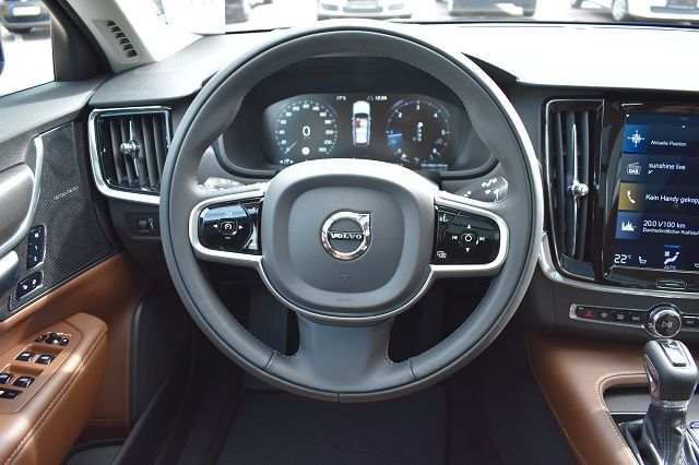 Fahrzeugabbildung Volvo V90 Cross Country D5 AWD Pro*STDHZG*PANO*RFK*