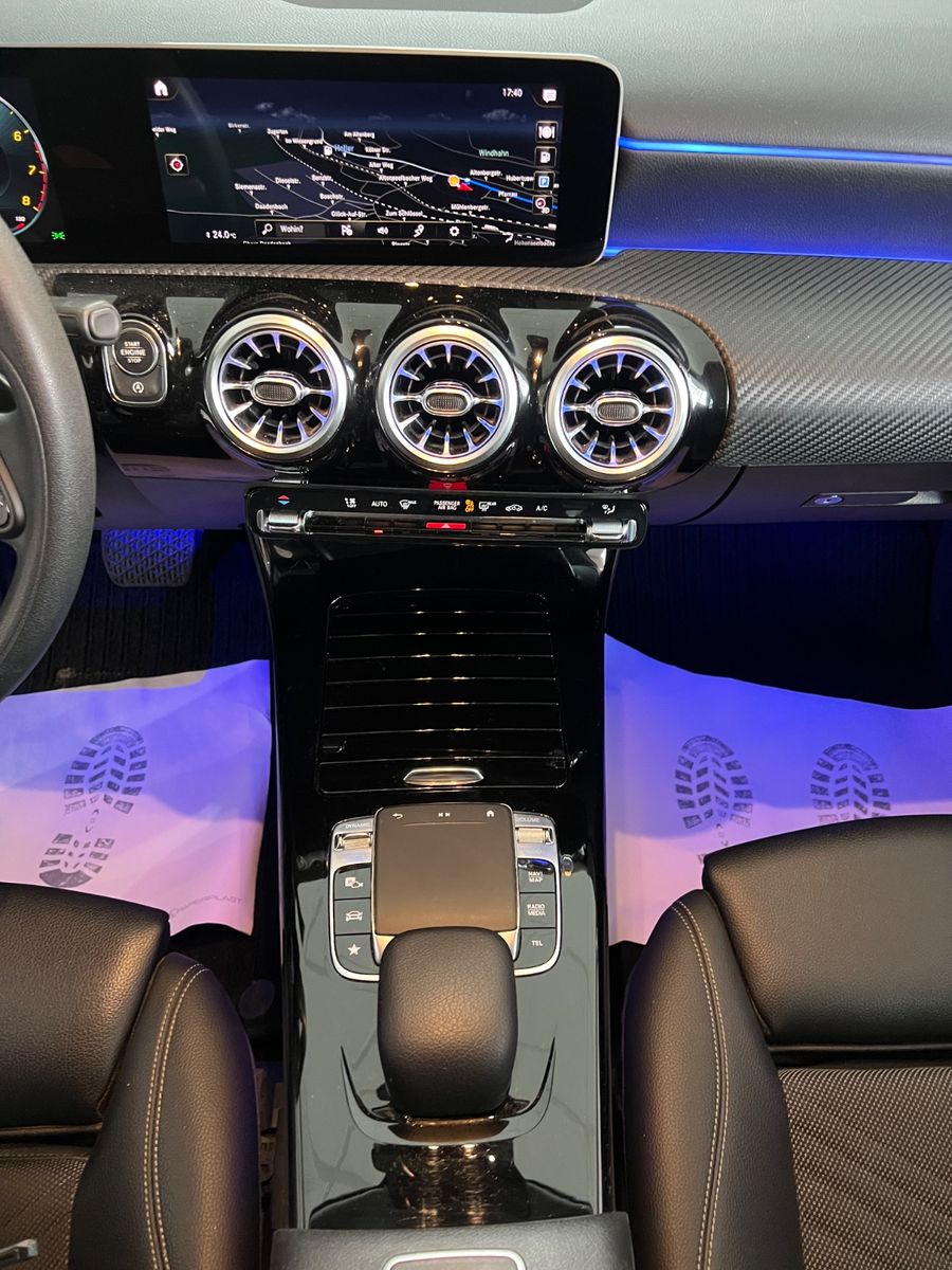 Fahrzeugabbildung Mercedes-Benz A 250 *AMBIENTE-BELEUCHTUNG*MEMORY-SITZE*
