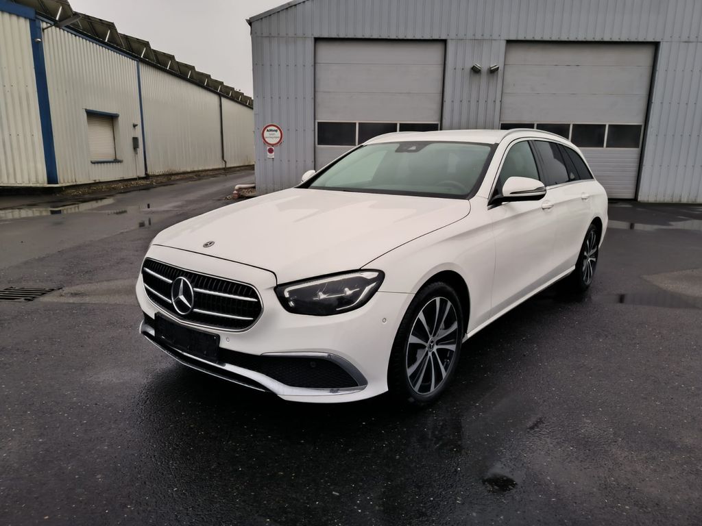 Image of Mercedes-Benz E 300