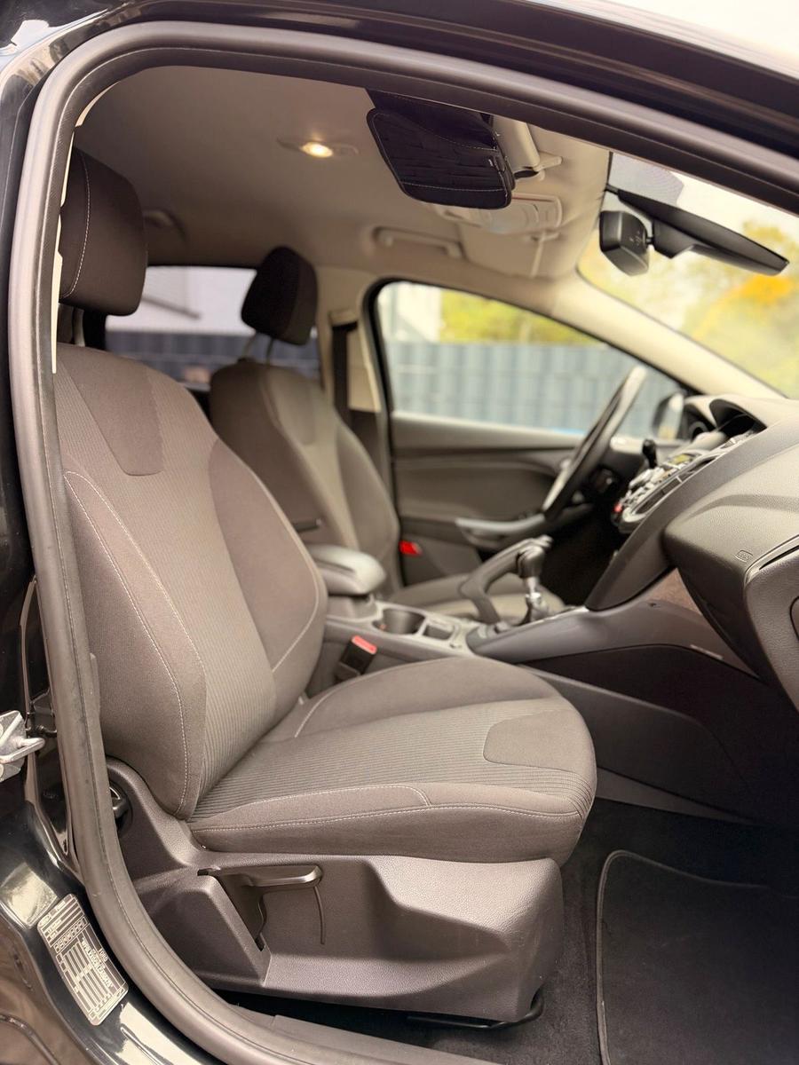 Ford Focus 2012 — photo 7