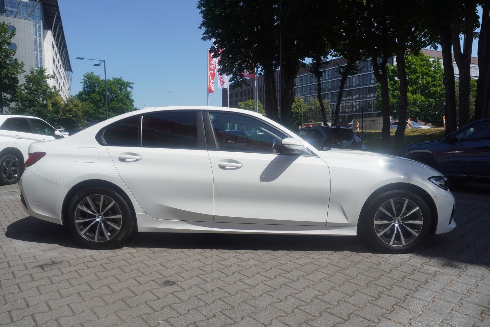 BMW 320e Advantage LED ACC Totwinkel Keyless-Go Navi foto 5
