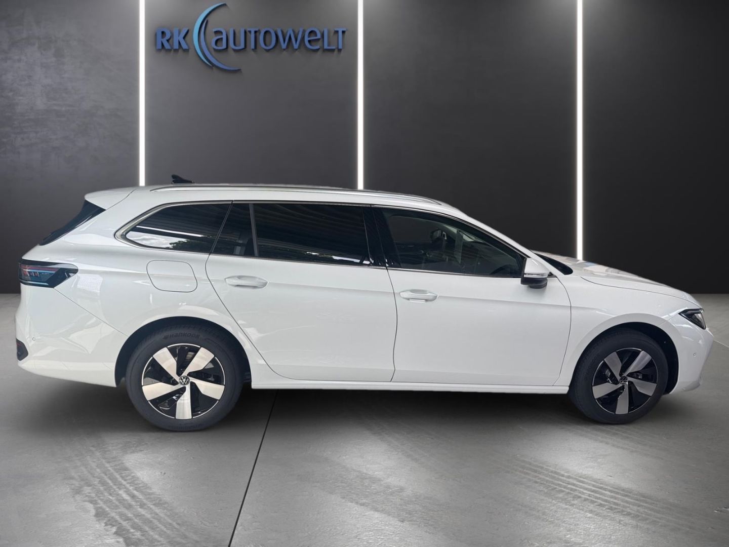 Volkswagen Passat Variant Business 2.0 TDI DSG LED Navi Cli foto 3