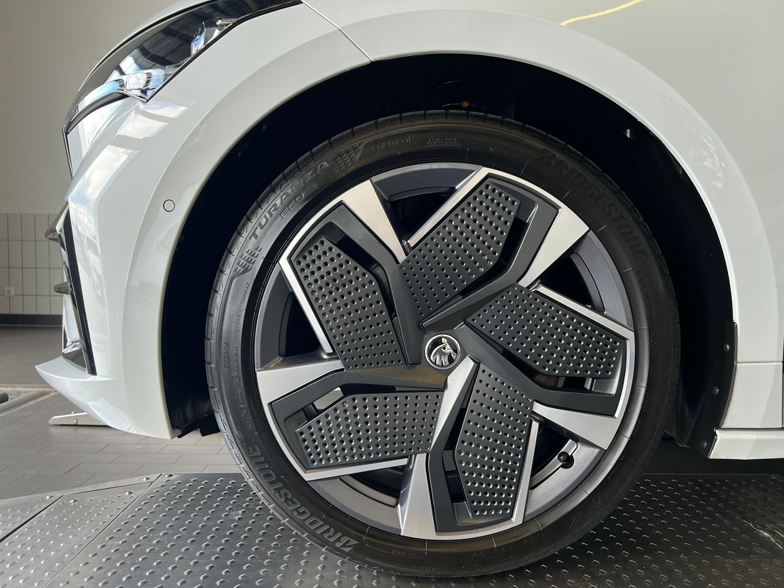 Fahrzeugabbildung SKODA Enyaq iV Coupé RS Lounge *Vorb. AHK,Panorama,LED