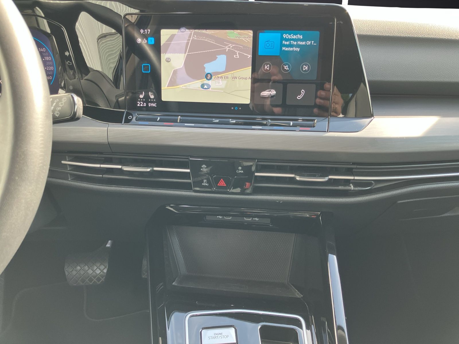 Fahrzeugabbildung Volkswagen Golf VIII Variant TDI Style DSG LEDplus Navi AID