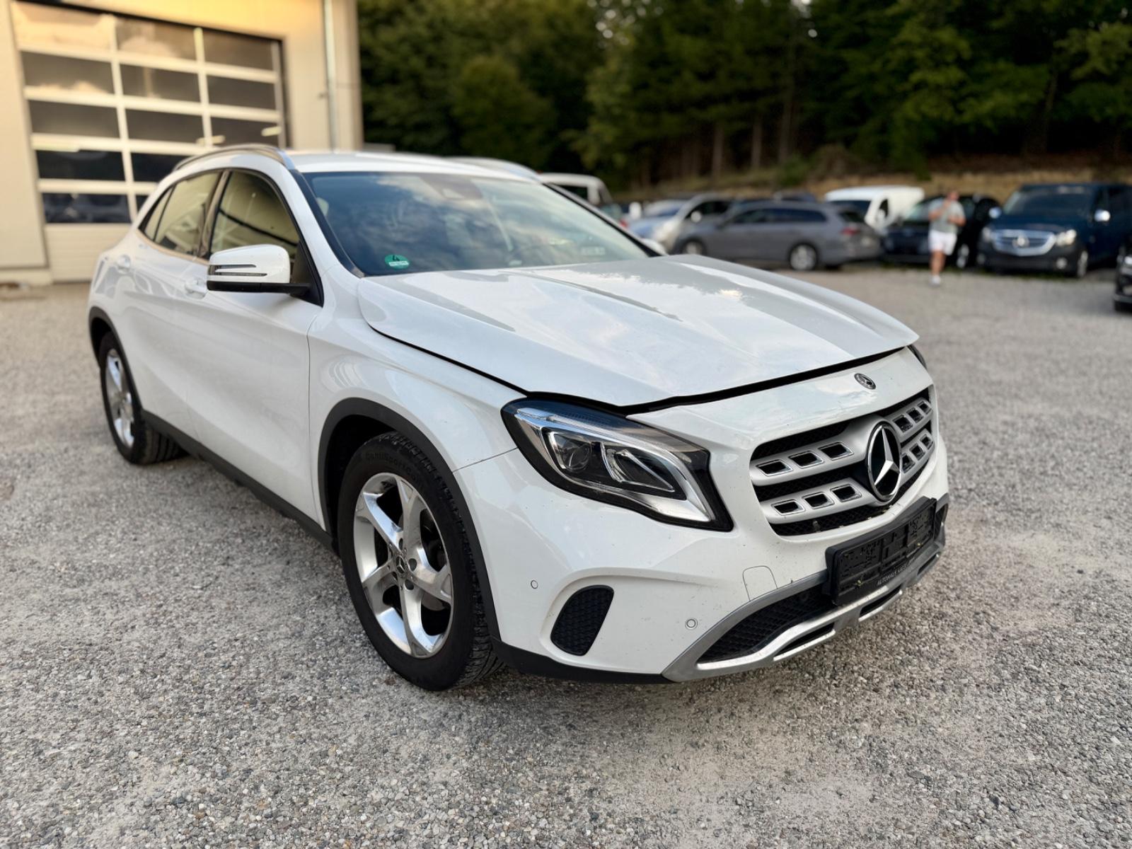 Mercedes-Benz GLA 180 Urban *LED*NAVI*PDC*SHZ*