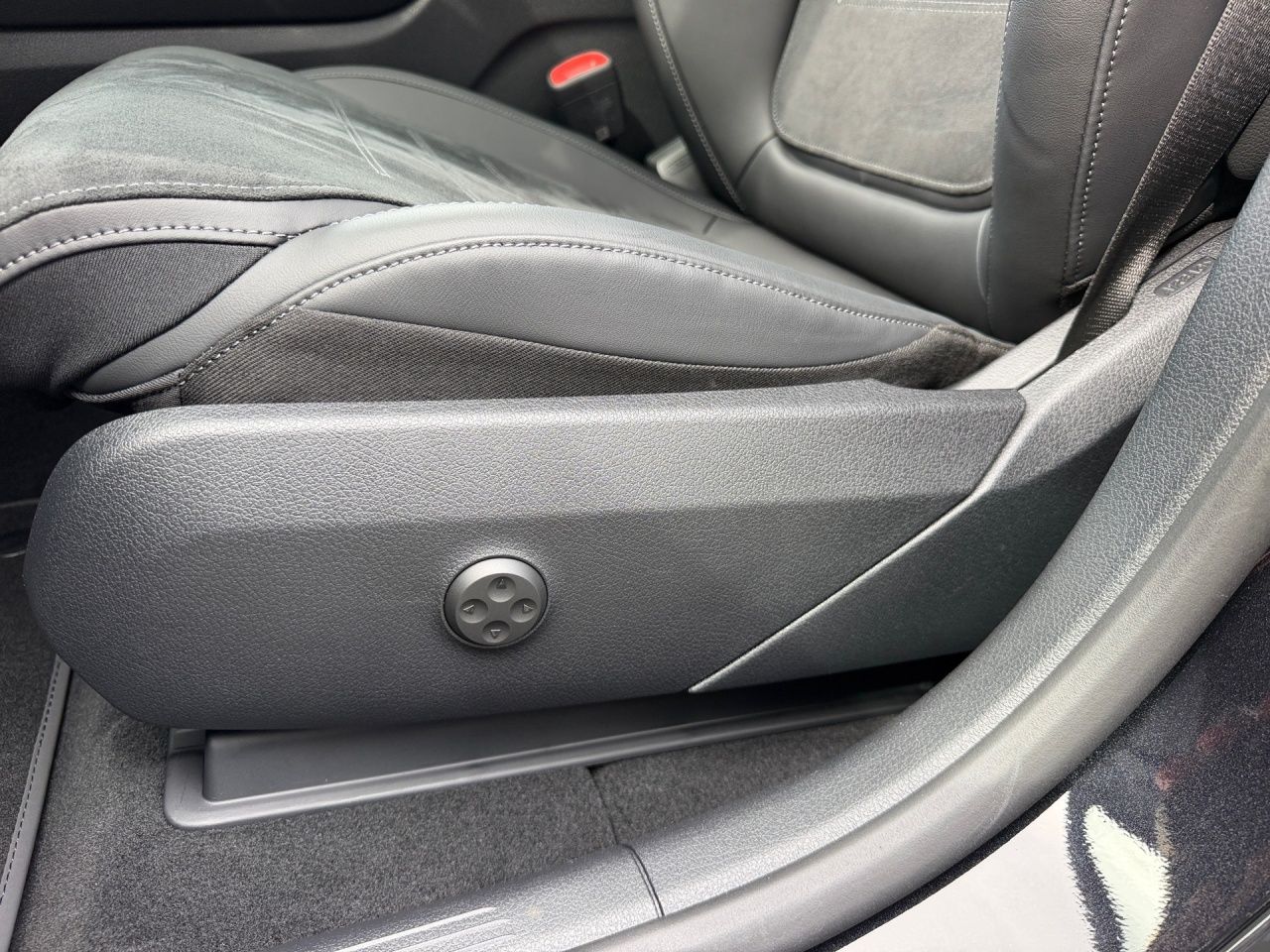 Fahrzeugabbildung Mercedes-Benz GLC 220 d 4M AMG AHK Night Pano Memory DigitalL