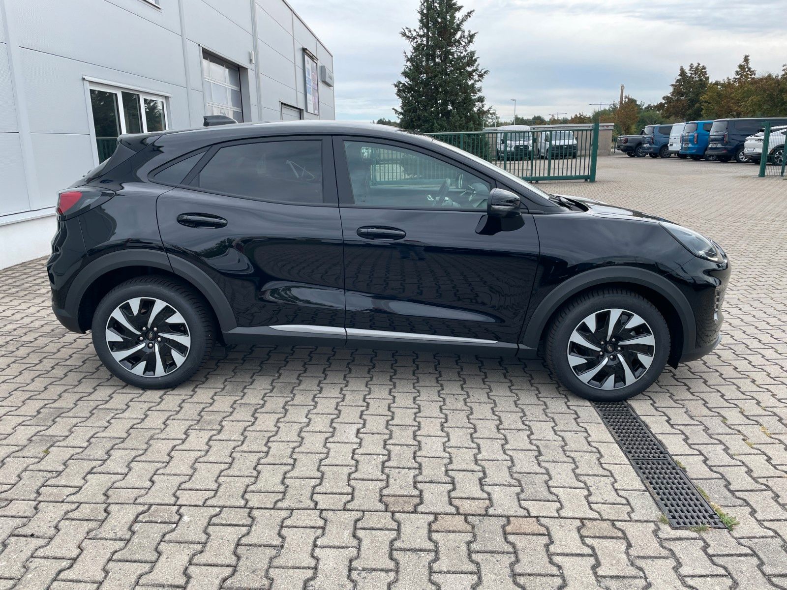 Fahrzeugabbildung Ford Puma Titanium