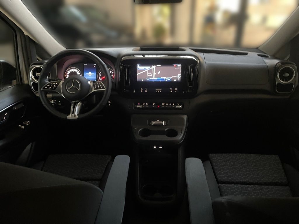 Fahrzeugabbildung Mercedes-Benz Vito 124 Mixto lang 5 Sitze 2,5t AHK Standhz LED