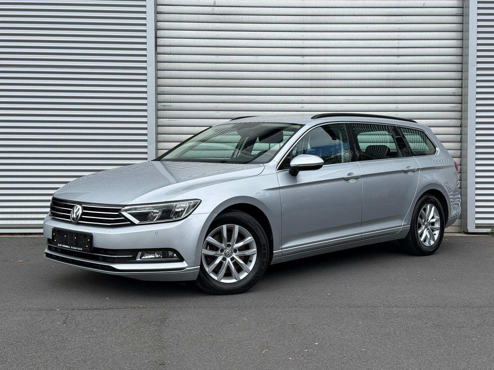 Volkswagen Passat Comfortline DSG ACC Navi PDC SHZ Massage