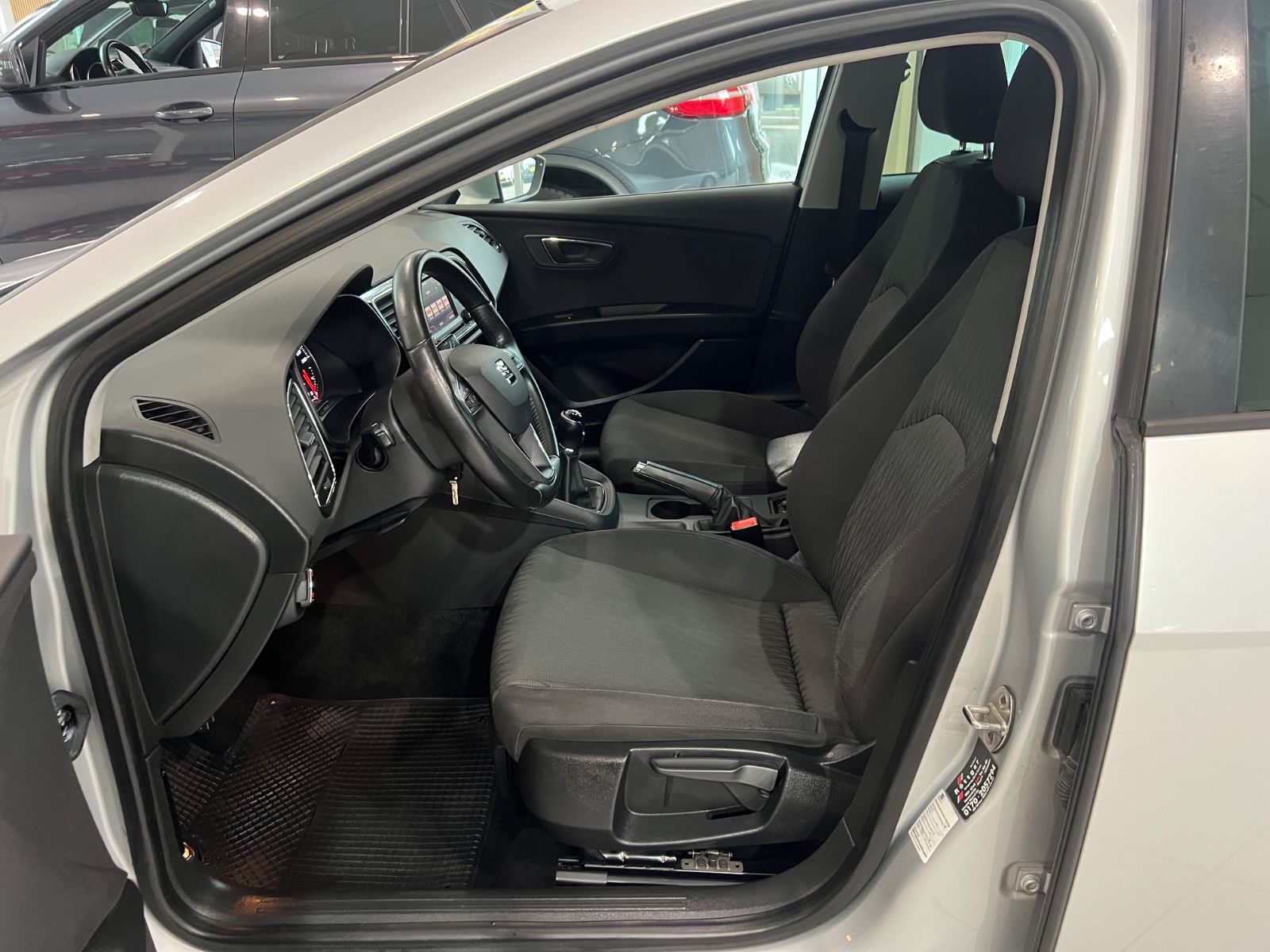Fahrzeugabbildung SEAT Leon ST 1.6 TDI Style *NAVI*SITZHEIZUNG*