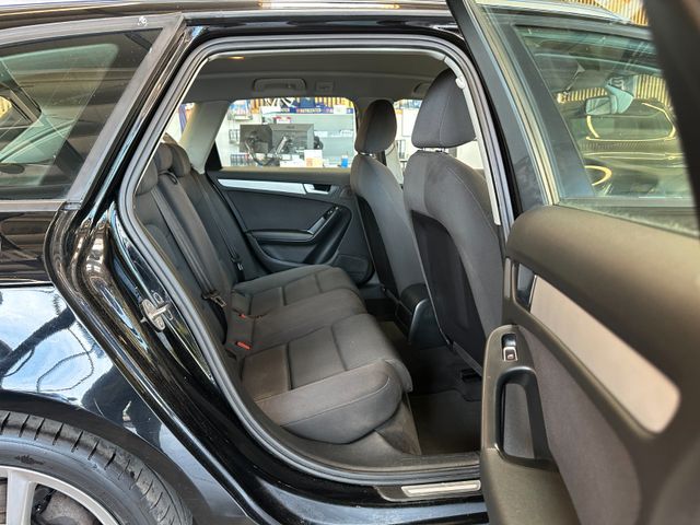 MYAUTOCENTER – Gebraucht- und Jahreswagen mit Werkstattservice in Pfaffenhofen Audi A4 Avant Attraction *BI-XENON*KLIMAAUTOM*ALLRAD*