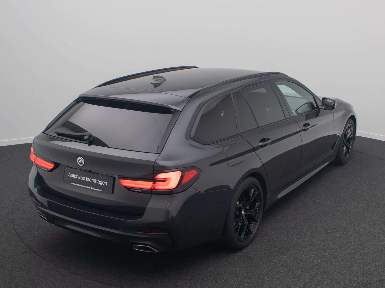 Fahrzeugabbildung BMW 520d M Sport Kamera DAB HUD 4xKlima HiFi 19Zoll