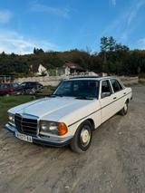 Mercedes-Benz Mercedes W123 200D - Mercedes-Benz 200: D W123