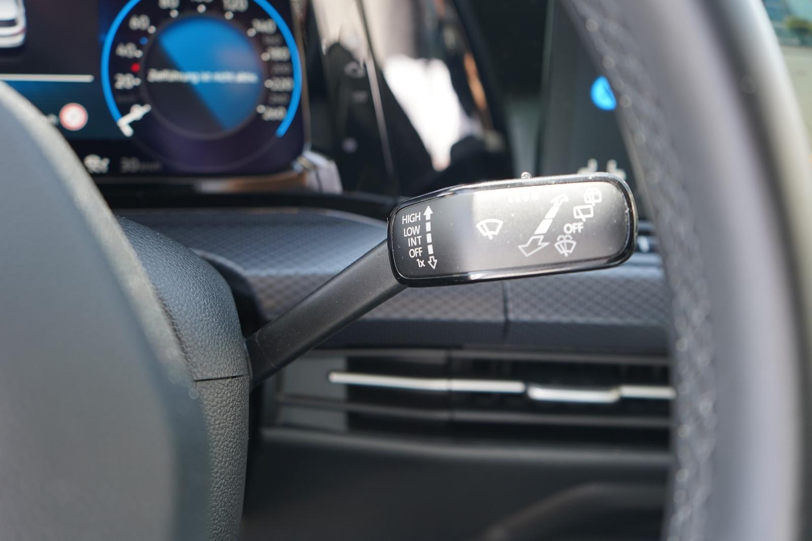 Volkswagen Golf VIII 1.0 TSI United LED Navi ACC Kamera DAB, миниатюра 26