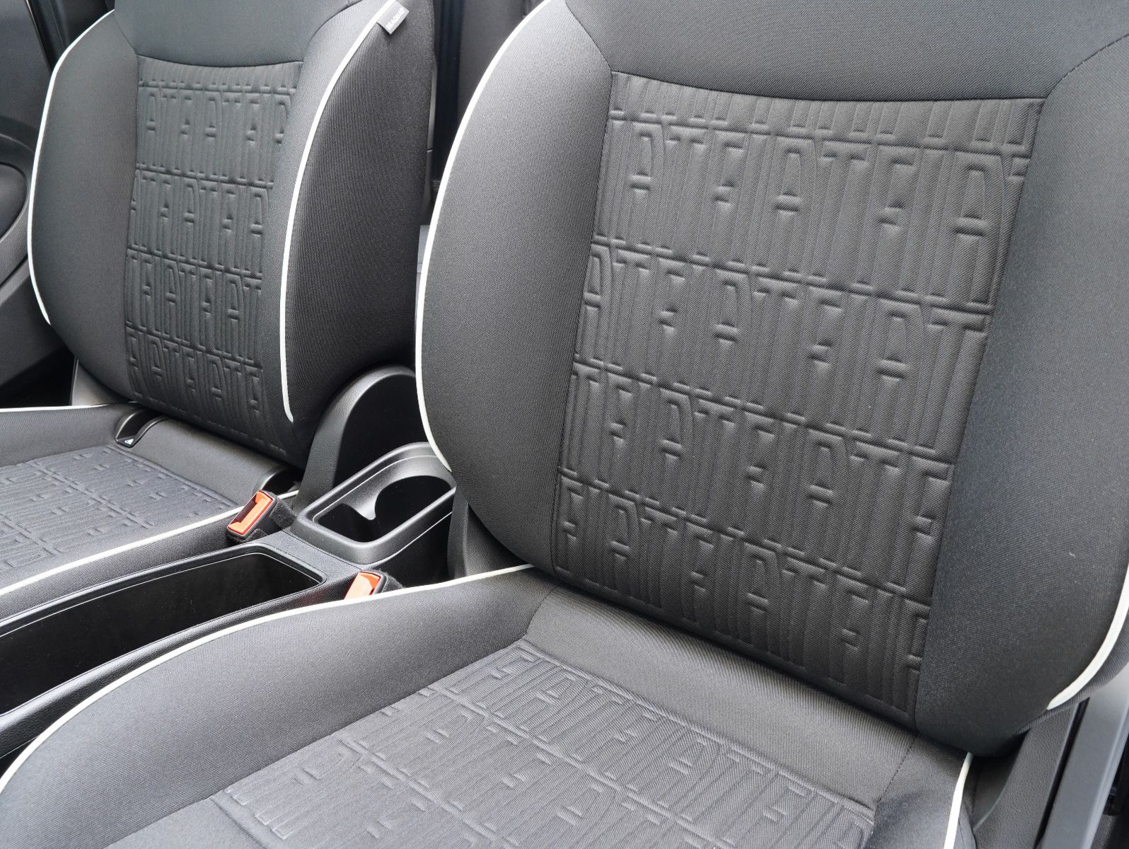 Fahrzeugabbildung Fiat 500e 87KW/42kWh/DC-LADEN/CARPLAY/DAB/SOH