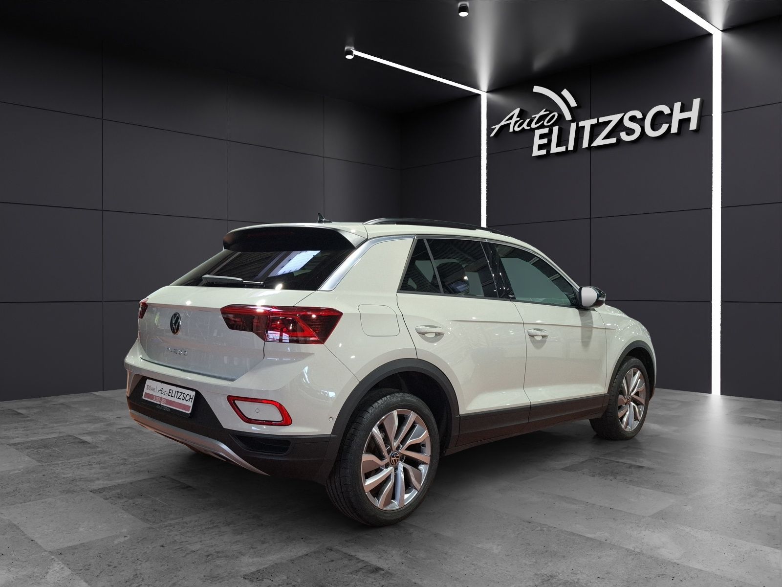 Fahrzeugabbildung Volkswagen T-Roc TSI Move Matrix ACC PDC Climatronic AID SH