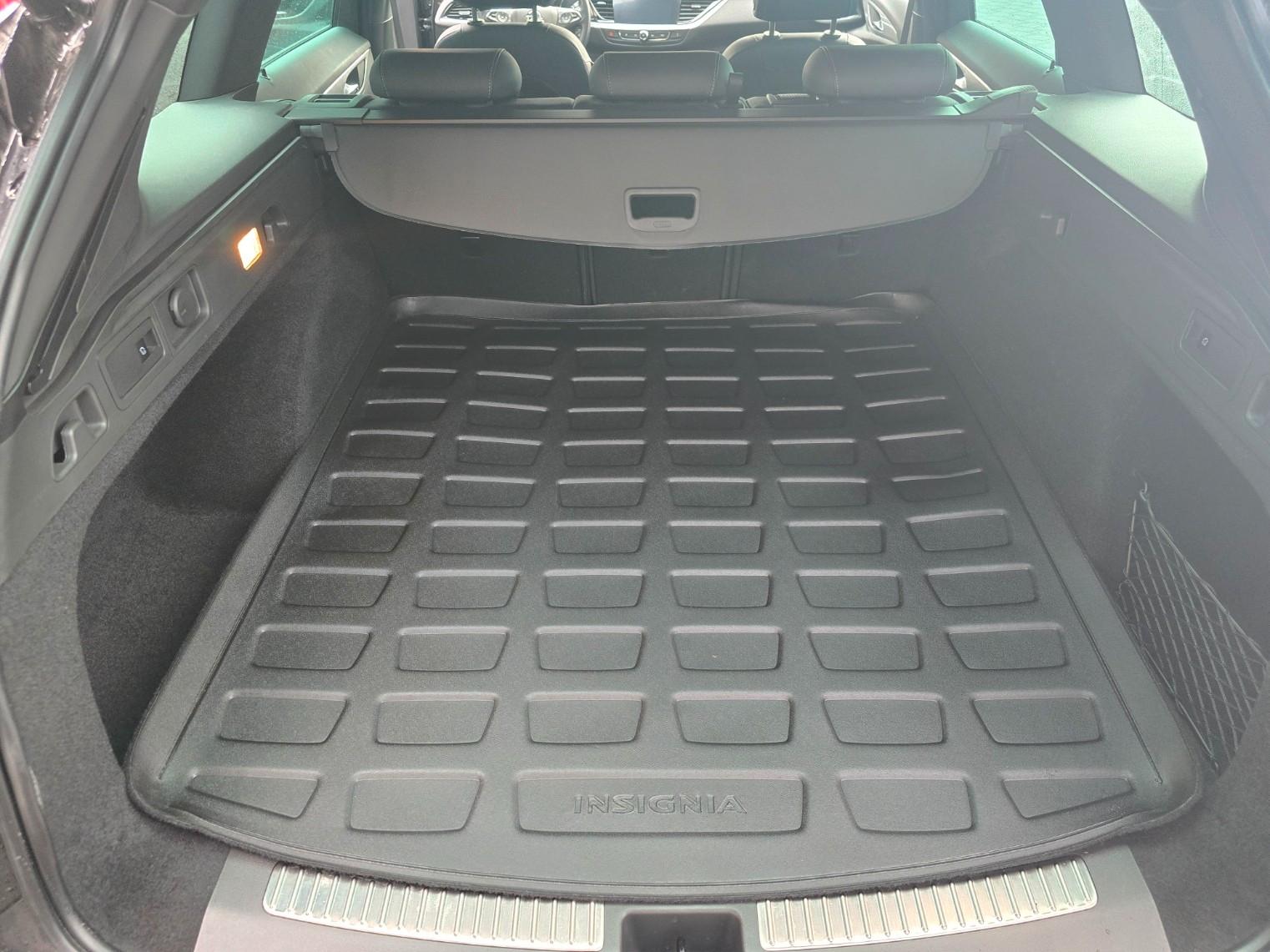Opel Insignia B Sports Tourer GSi 4x4