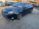 Toyota Avensis Combi 1,8-l-Valvematic Edition 2014 ... - gebrauchte Toyota Avensis aus dem Jahr 2014