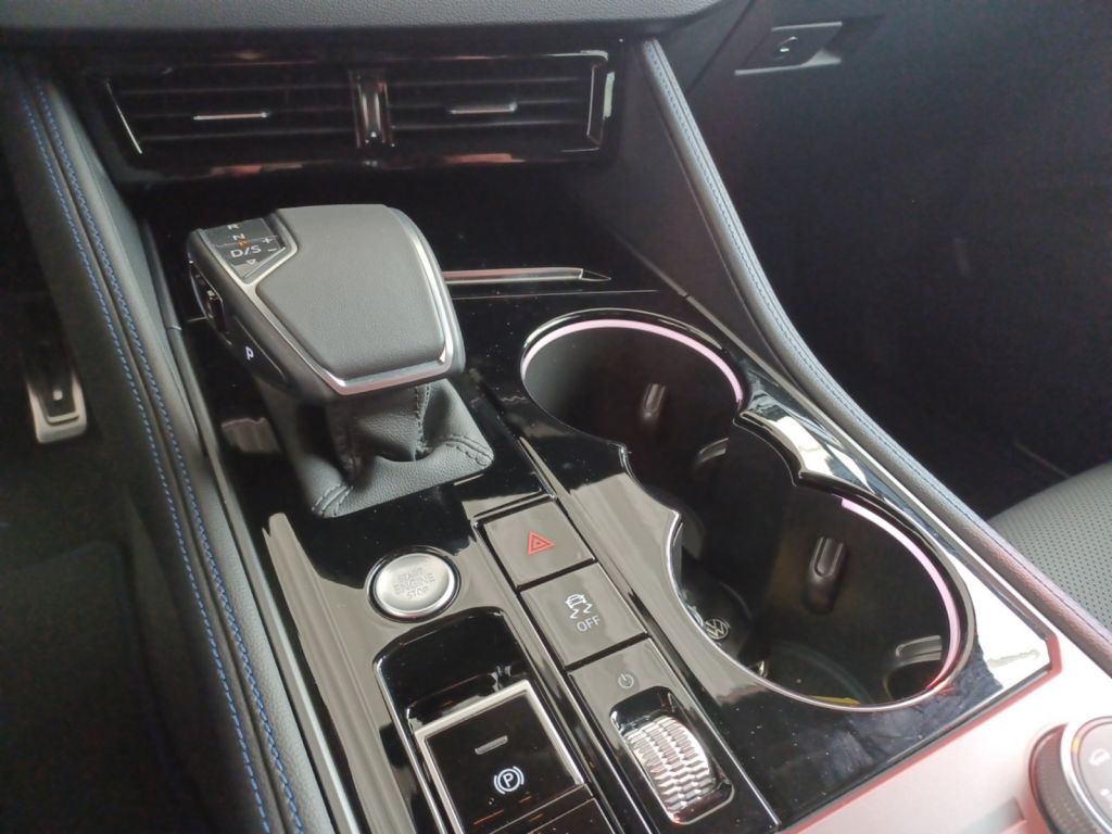 Fahrzeugabbildung Volkswagen Touareg R 3.0 V6 e-Hybrid 0,5% Steuervorteil