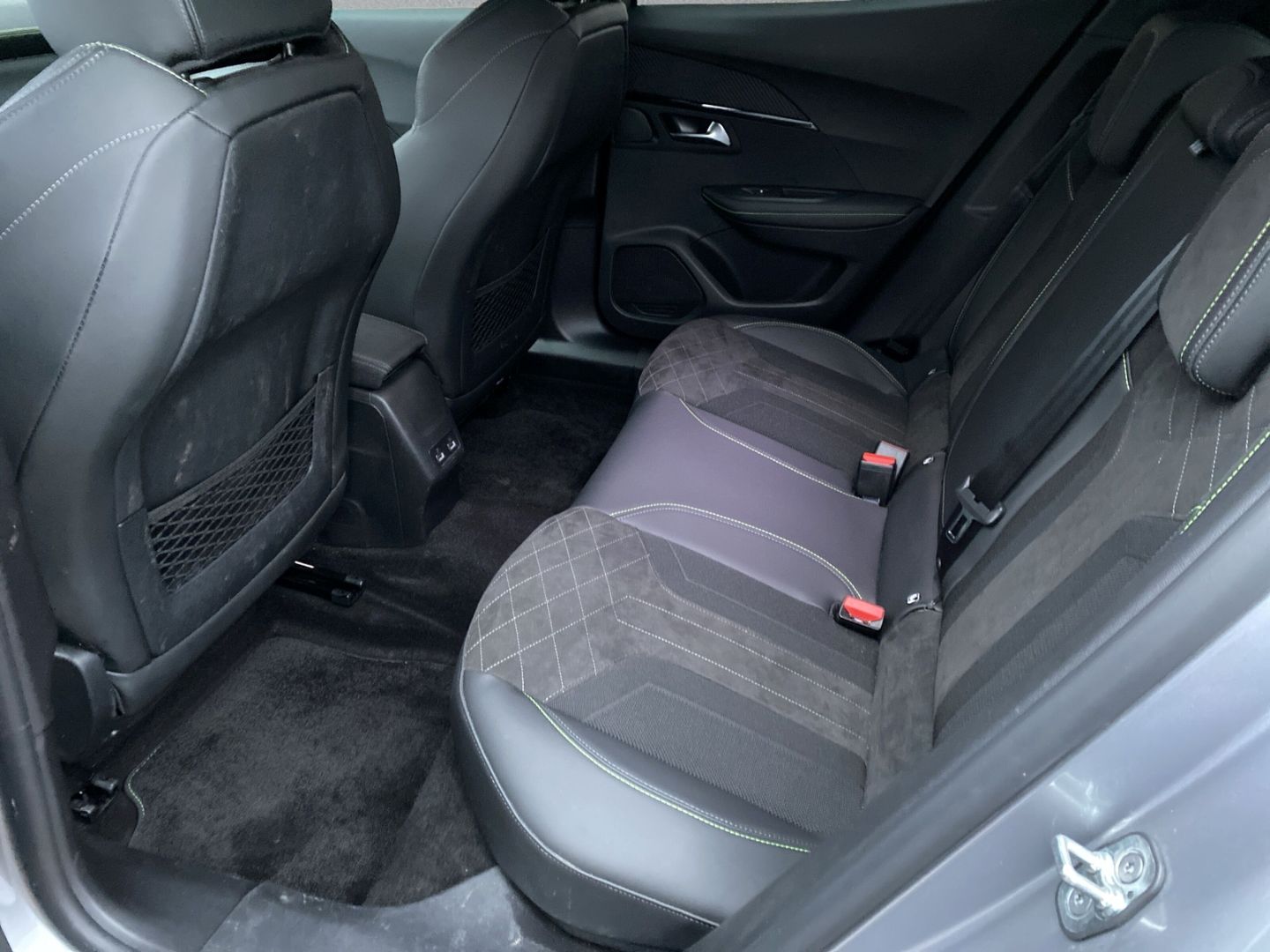 Fahrzeugabbildung Peugeot 2008 e- GT Elektromotor 136 *Rückfahrkamera*Sitz