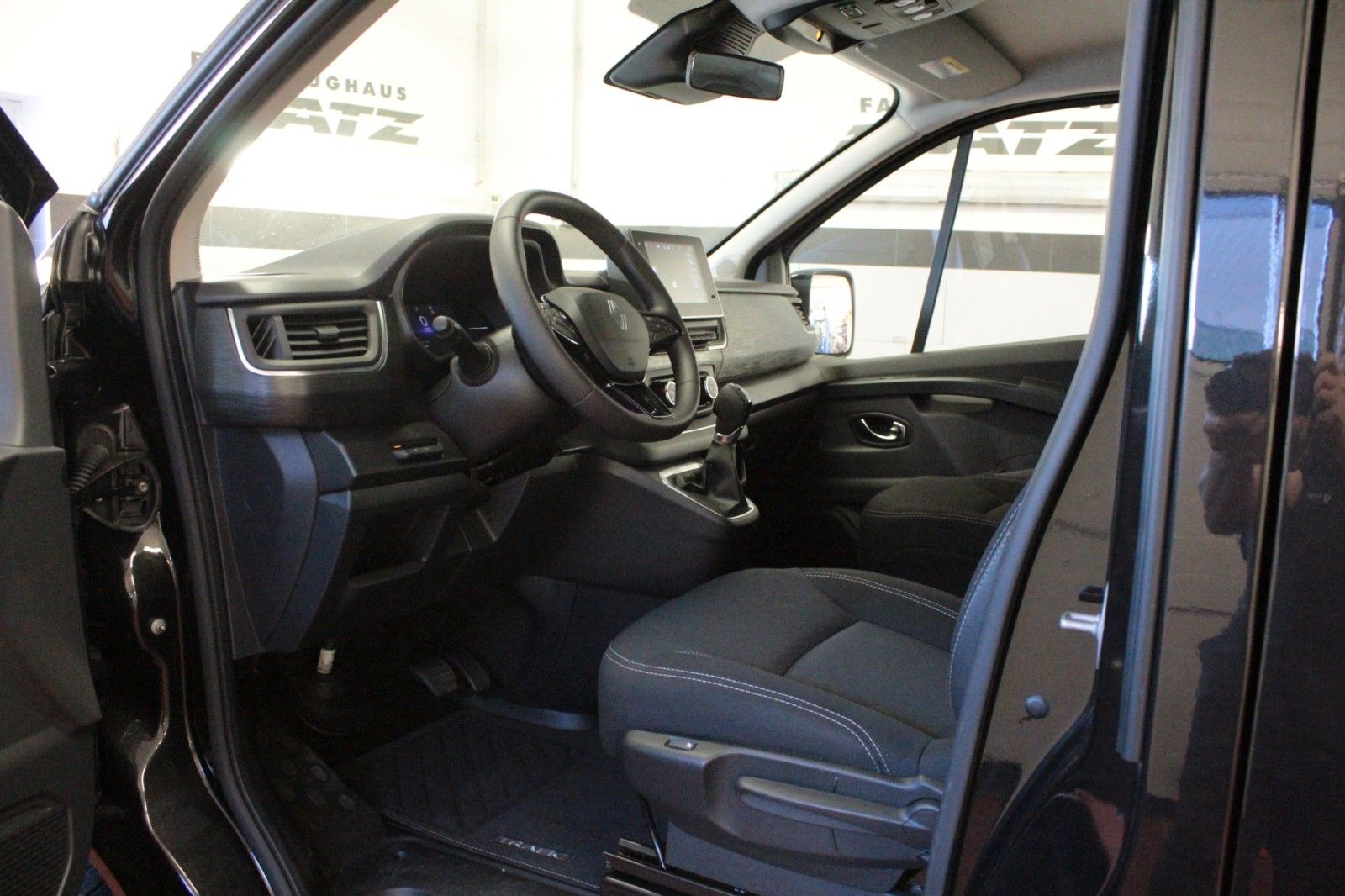 Fahrzeugabbildung Renault Trafic Grand dCi 150 EDC Evo*Automatik*8-Sitzer*