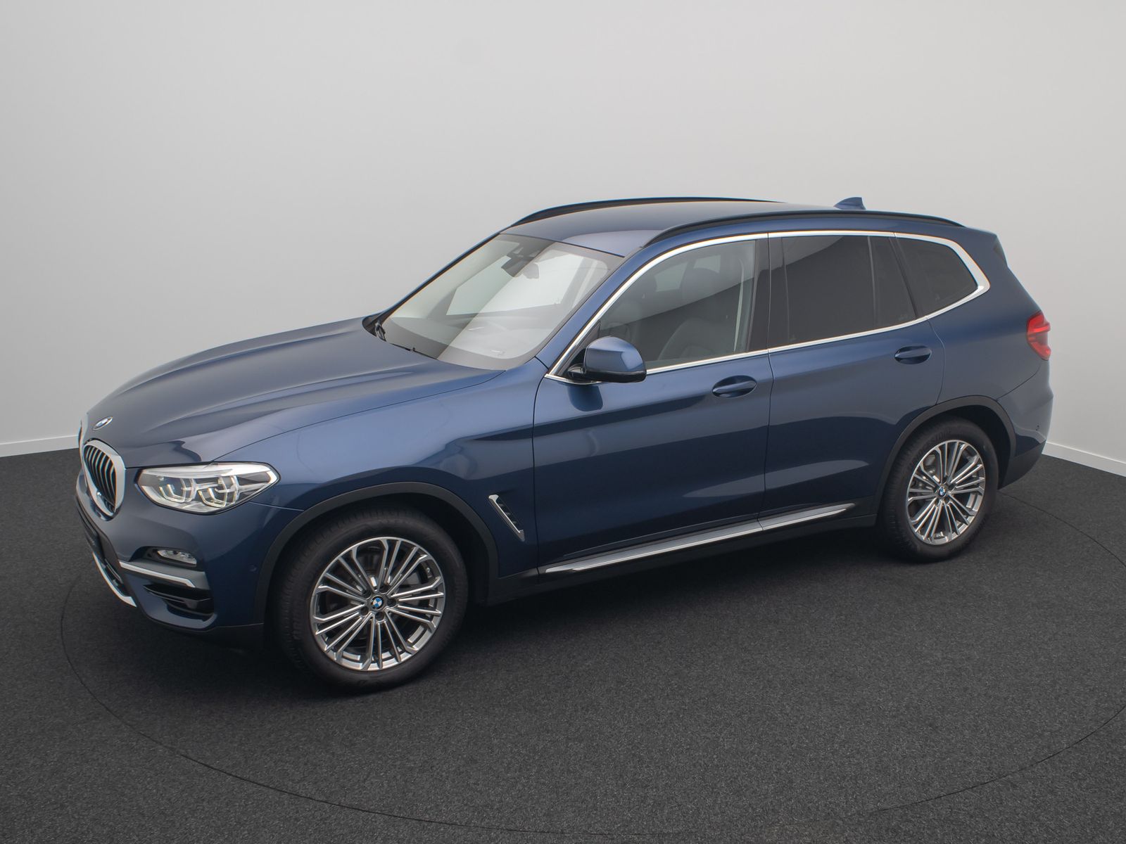 Fahrzeugabbildung BMW X3 xD20d Luxury Line Kamera AHK HUD Alarm 19Zoll