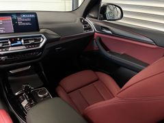 Fahrzeugabbildung BMW X3 xDri 20d M Sport--DrivingProf/AHK/Pano/HeadUp