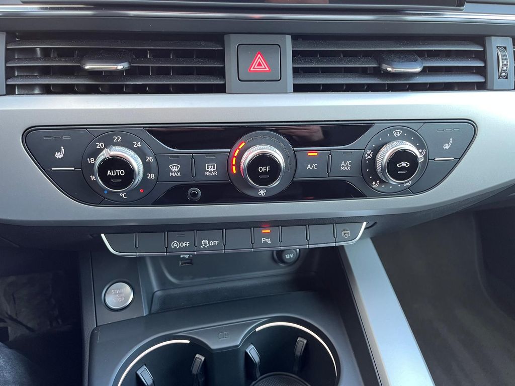 AUDI A4 2024