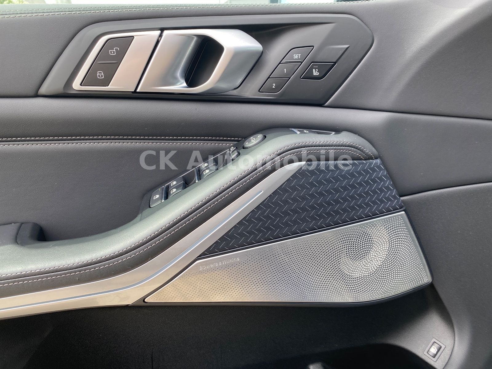 Fahrzeugabbildung BMW X5 xDrive45e M-Sport/Laser/Pano/Head-Up/360°/AHK
