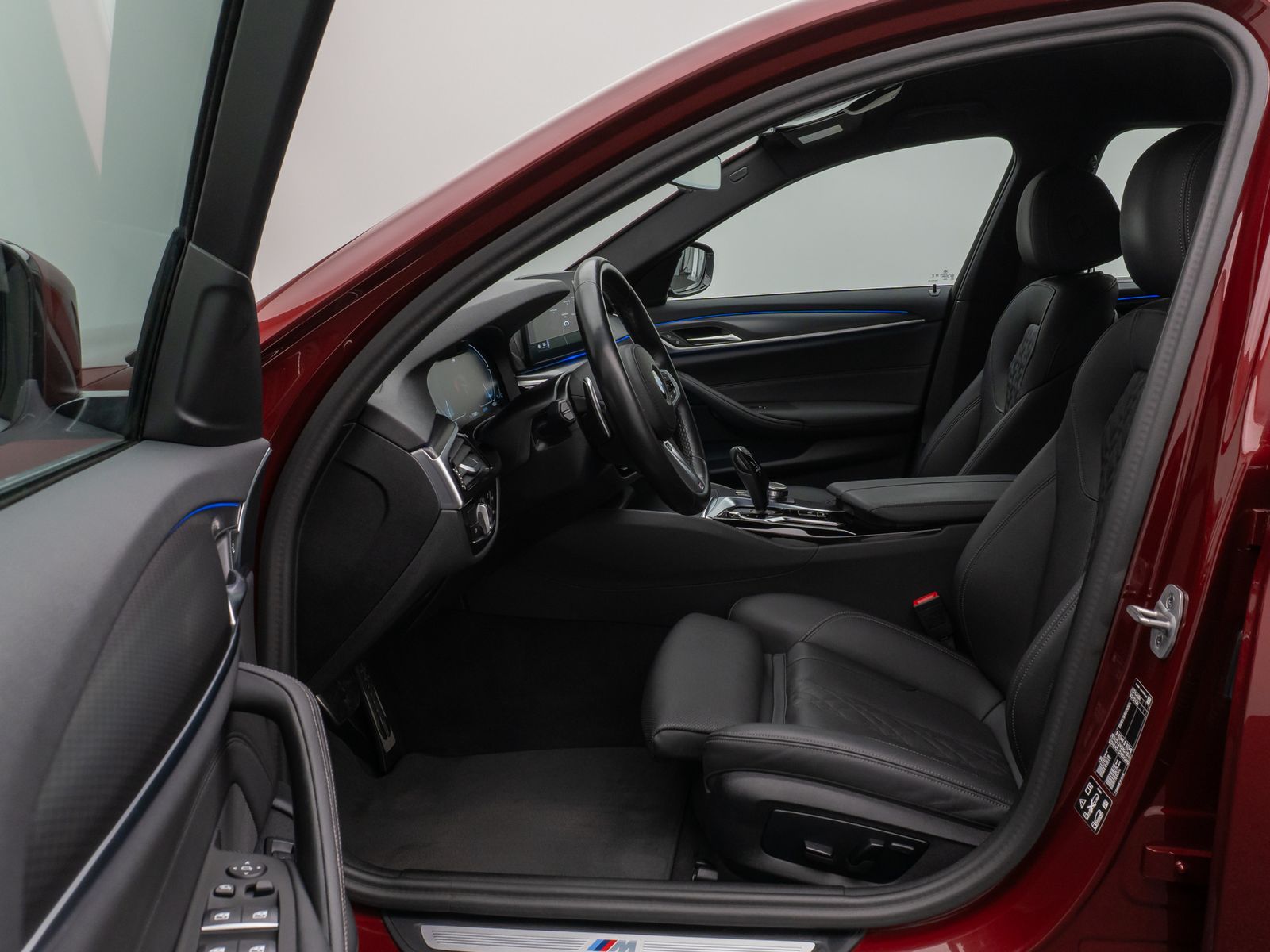 Fahrzeugabbildung BMW 520d xD M Sport Kamera HUD DAB Alarm Individual