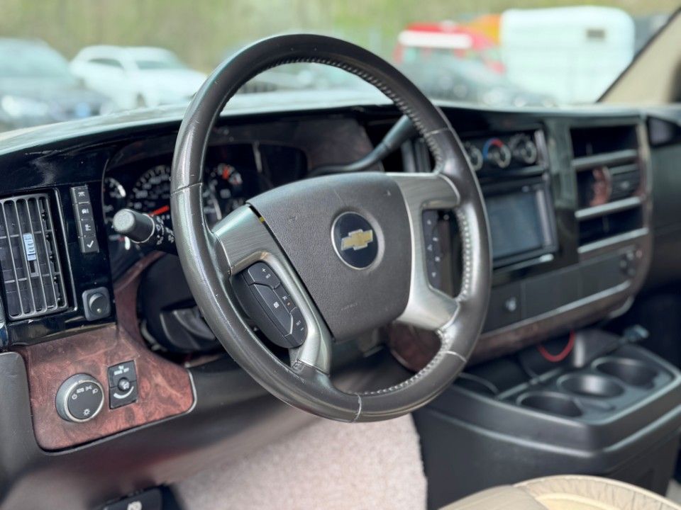 Fahrzeugabbildung Chevrolet Express Chevy Conversion Van 5.3 Vortec