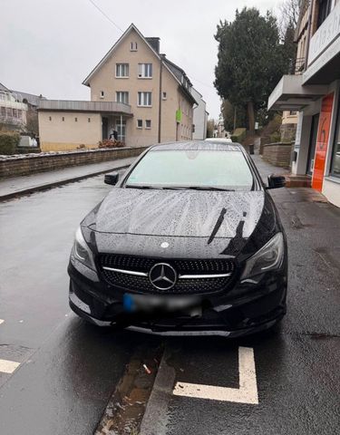 MERCEDES-BENZ Mercedes CLA 200 Coupé AMG 2.1 Motor Allrad
