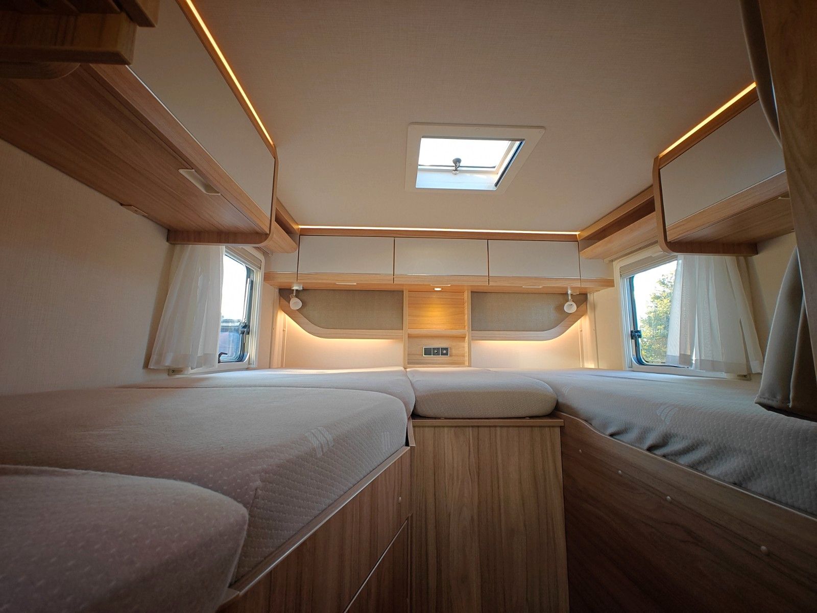 Fahrzeugabbildung HYMER / ERIBA / HYMERCAR ML-T 580 4x4 ALLRAD 3.0L V6 - AUS ERSTBESITZ